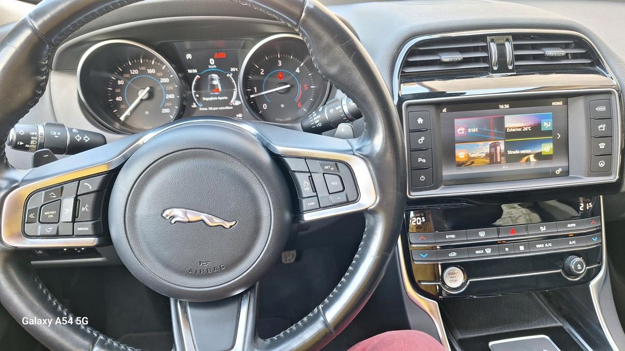Jaguar XE 2.0 D 180 CV aut. Prestige