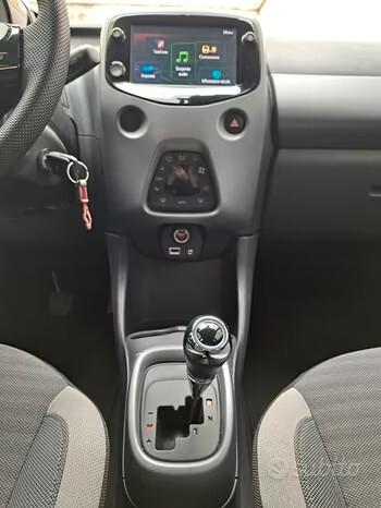 Toyota Aygo Connect 1.0 VVT-i 72 CV 5 porte x-cool