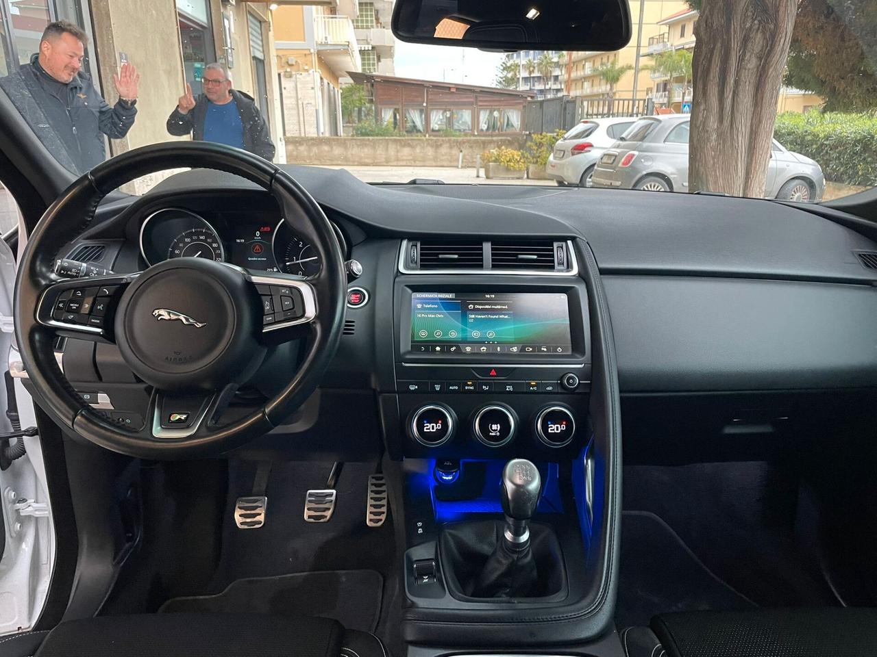 Jaguar E-Pace 2.0D 180 CV AWD R-Dynamic