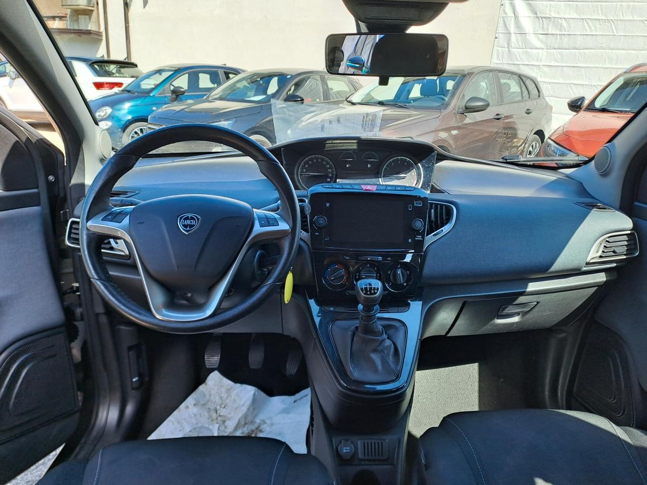 Lancia Ypsilon 1.0 FireFly 5 porte S&S Hybrid Gold