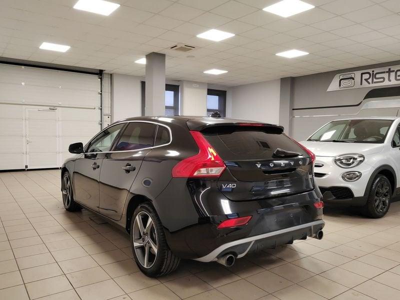 Volvo V40 D2 R-design Momentum