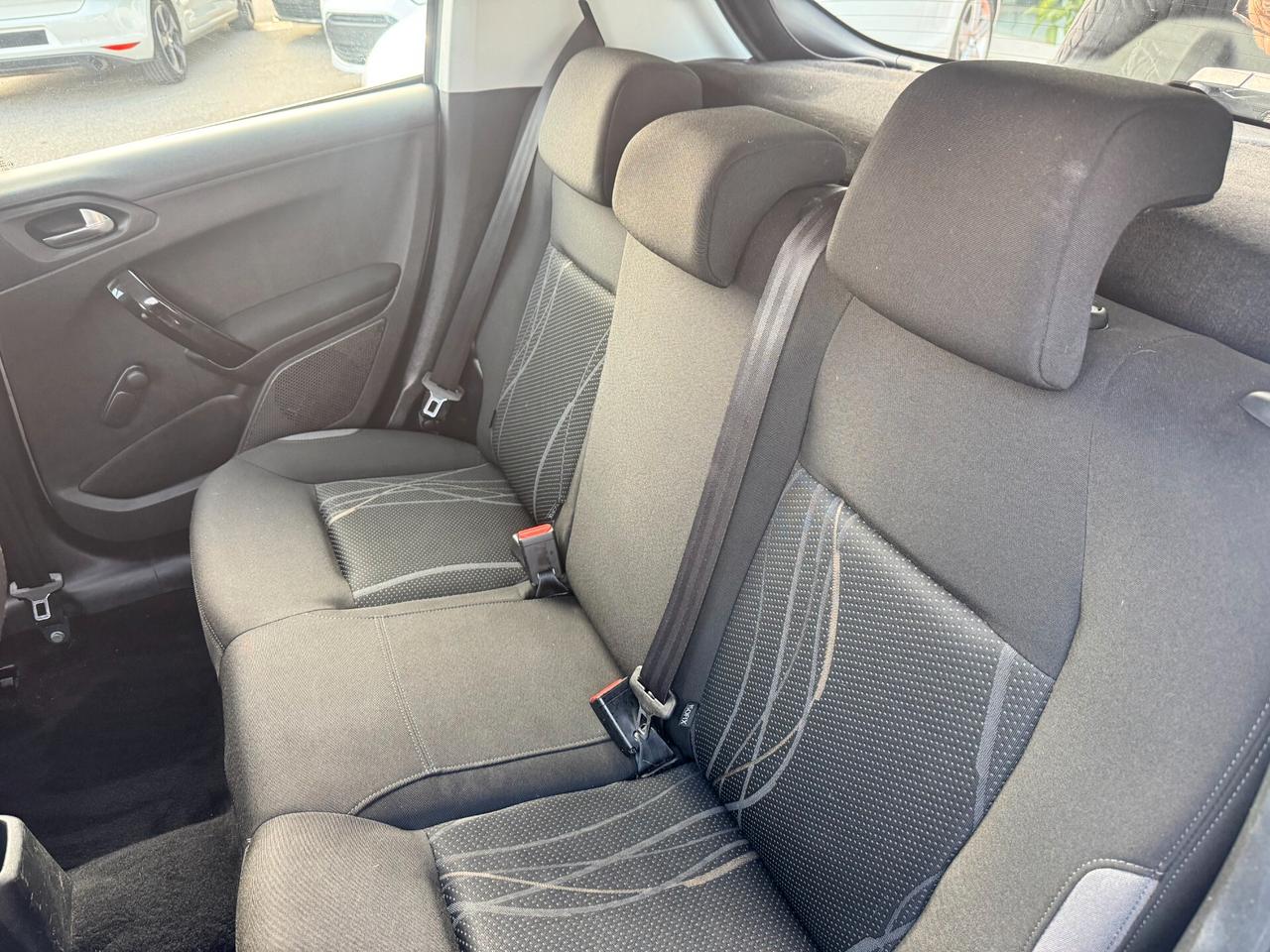 Peugeot 208 1.2 Neopatentati