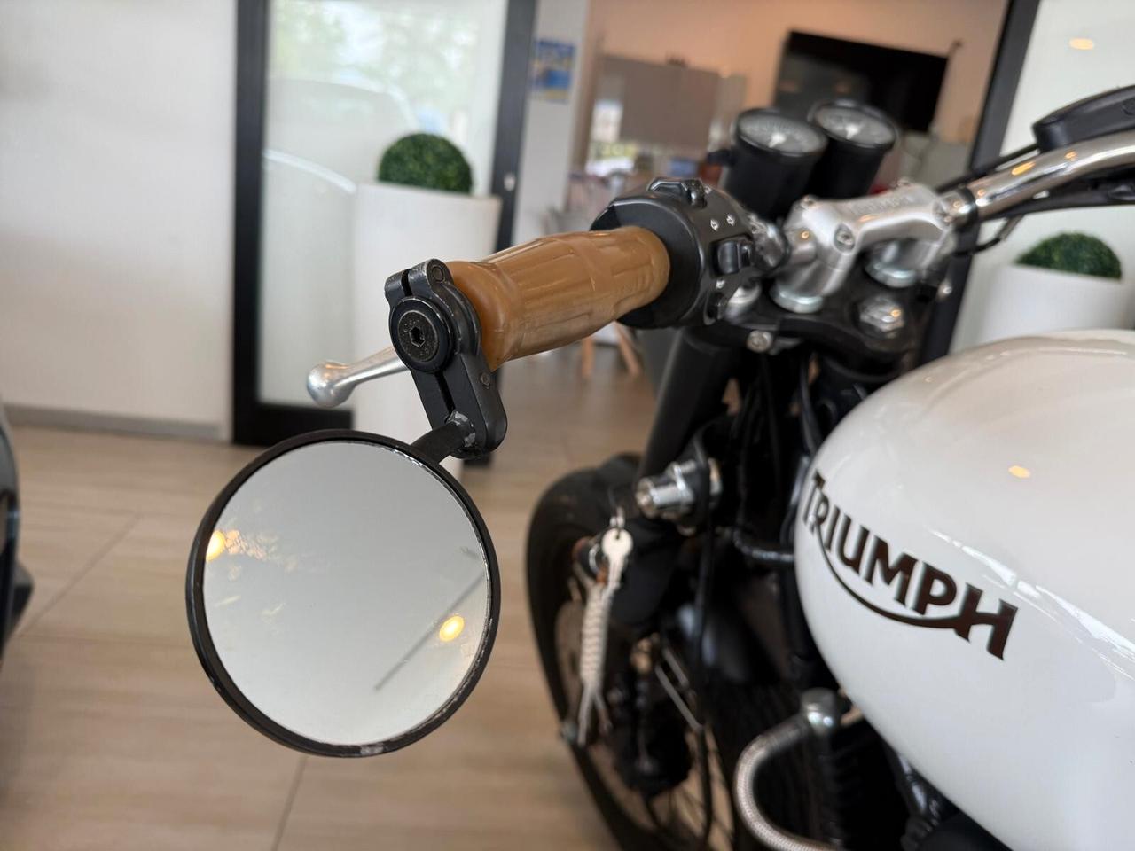 Triumph Bonneville 800 cafe racer carburatore