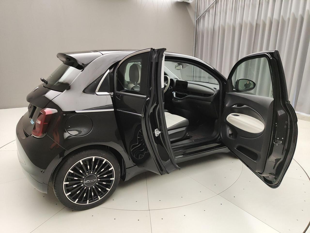 FIAT 500e 3+1 500E 3+1 320KM 118CV LA PRIMA