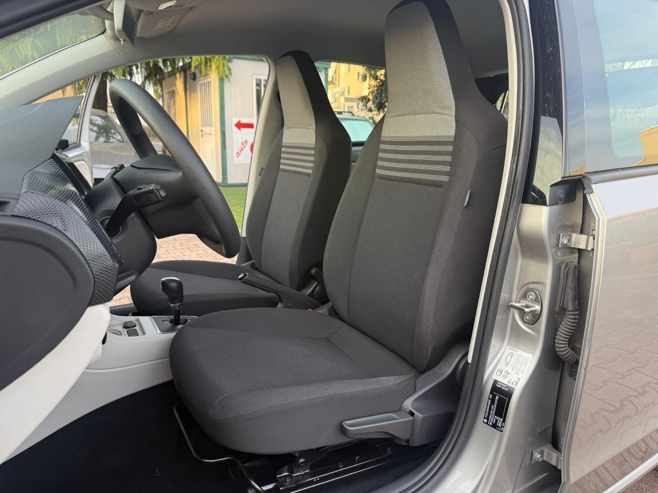 Volkswagen up! 1.0 75 CV AUTOMATICA TELECAMERA SENSORI PDC OK NEOPATENTATI