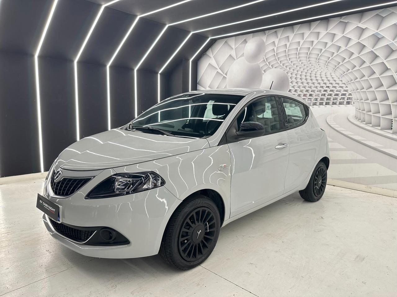 Lancia Ypsilon1.0 69cv hybrid-NEOPATENTATI-KM CERTIFICATI-PERMUT