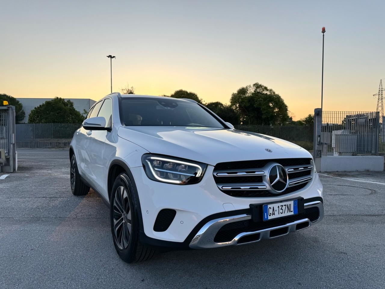 MERCEDES GLC 200D Sport 4Matic - Led Navi