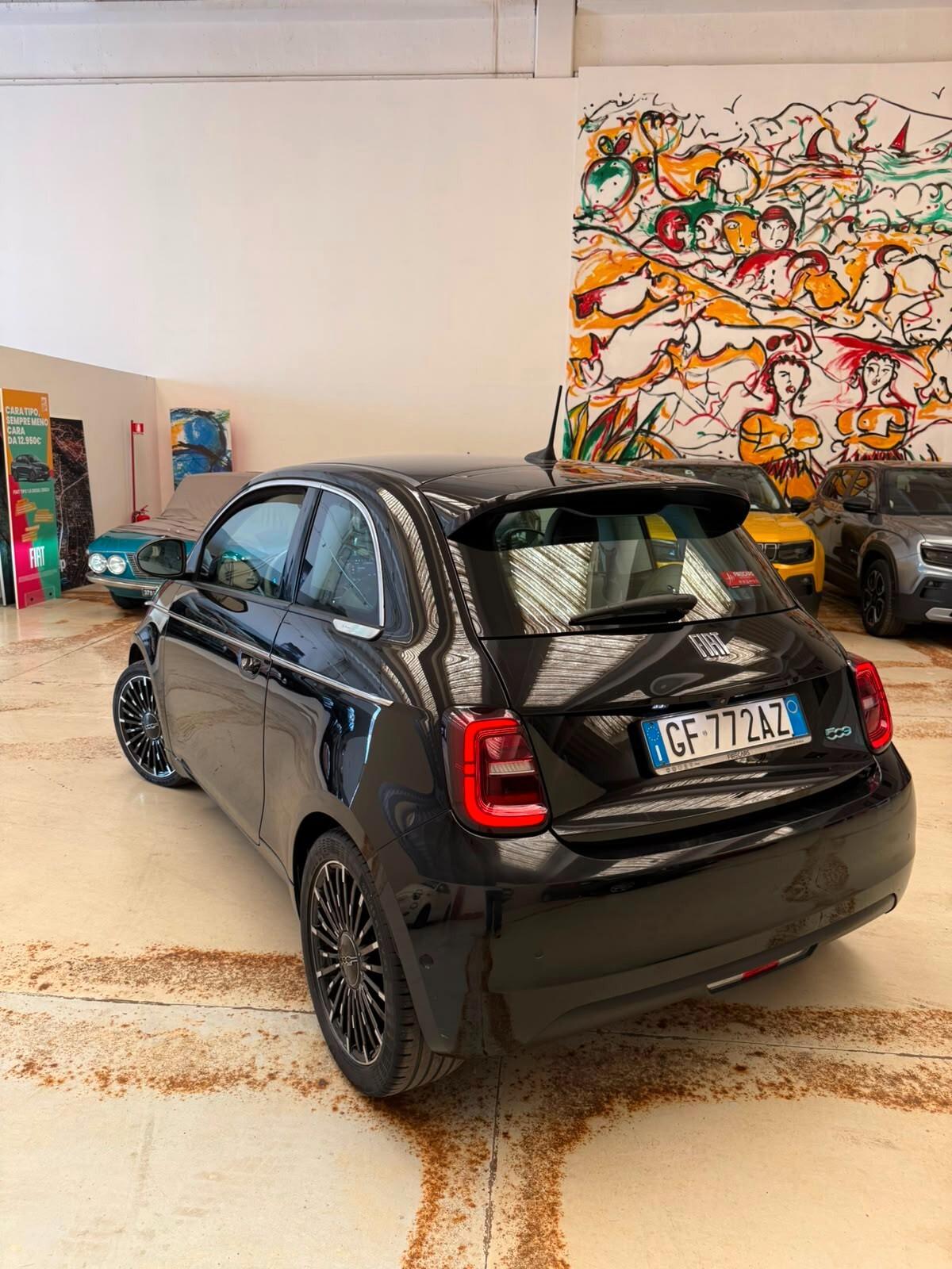 Fiat 500e 3+1 42 kWh La Prima