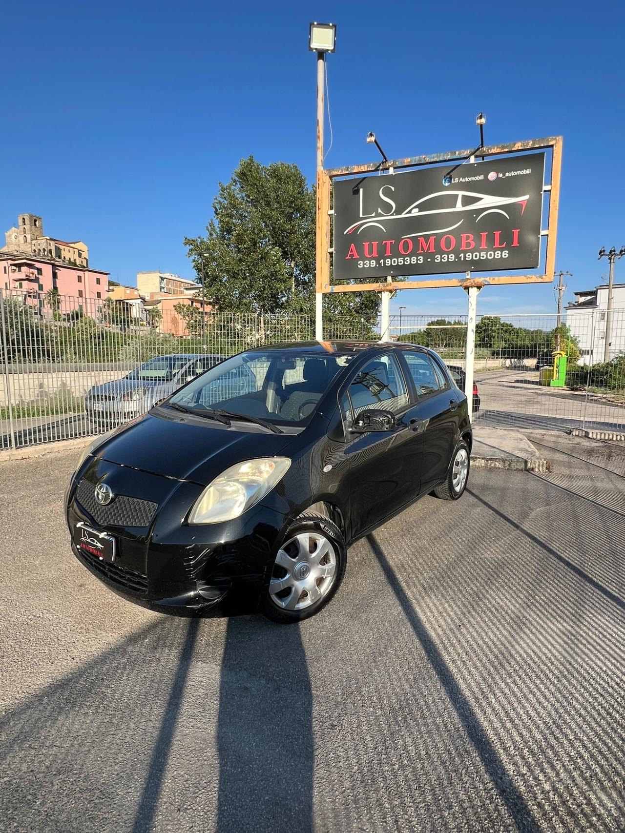 Toyota Yaris 1.0 5 porte Now