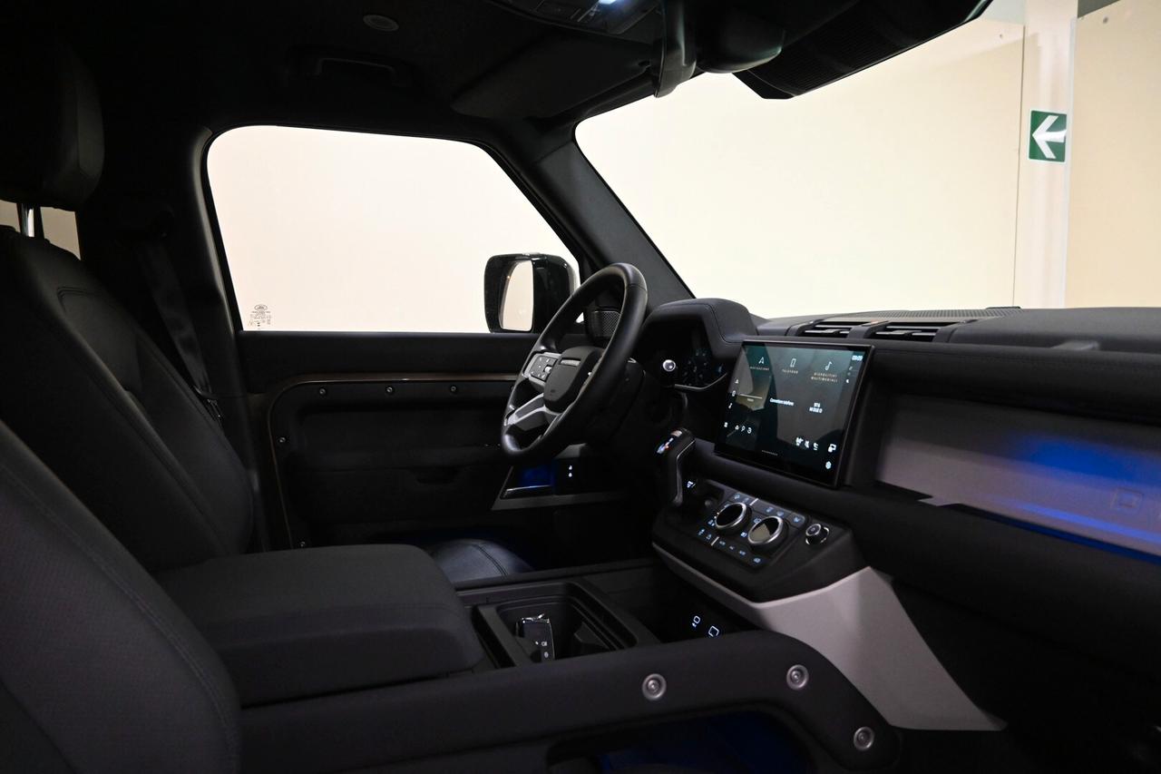 LAND ROVER Defender (2019) Defender 110 3.0D I6...