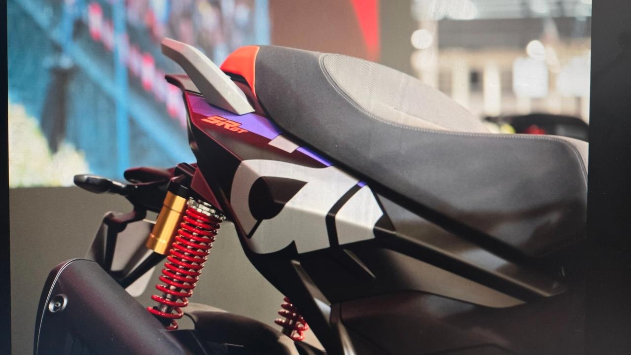 Aprilia SR Max 300 GT 400 RALLY REPLICA