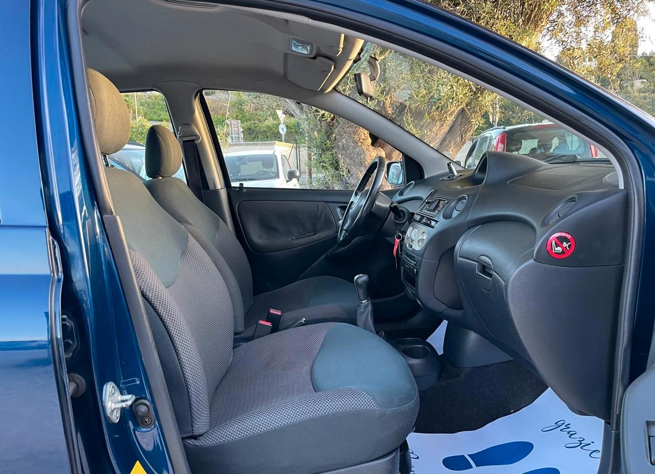 TOYOTA YARIS 1.0 B - 2005 50.000 KM!!!