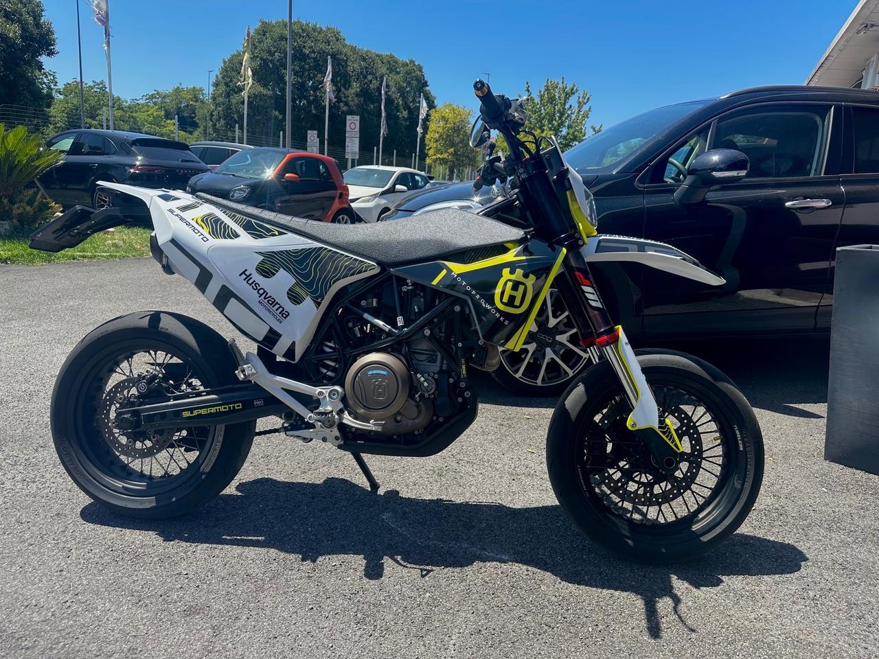 Husqvarna 701 Supermoto ARROW PERFETTE CONDIZIONI PERMUTE E RATE