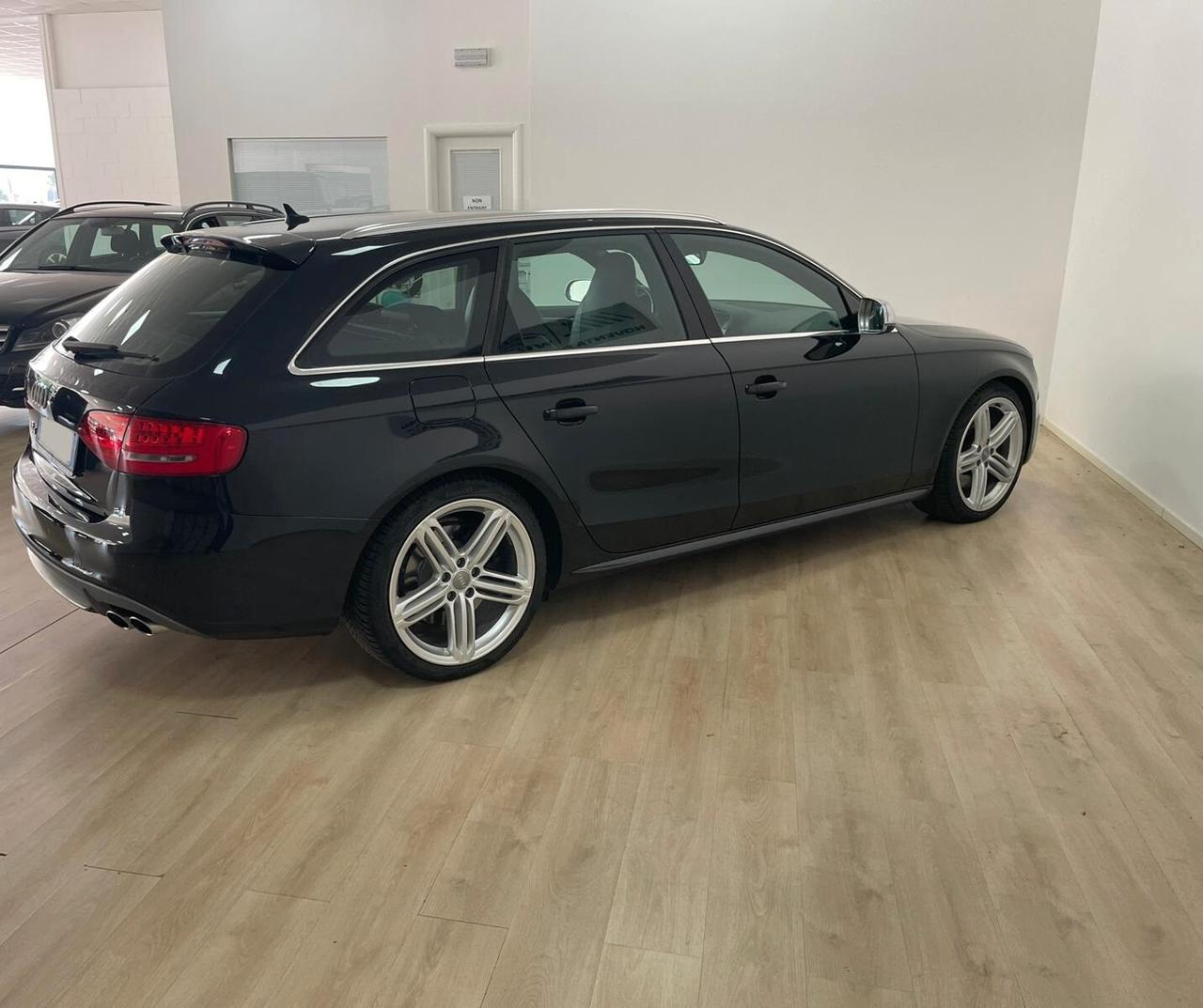 Audi A4 S4 3.0 V6 TFSI quattro S tronic
