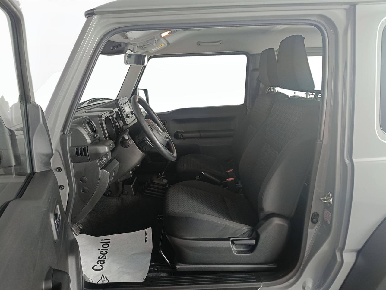 SUZUKI Jimny IV 2018 - Jimny 1.5 Pro 4wd allgrip