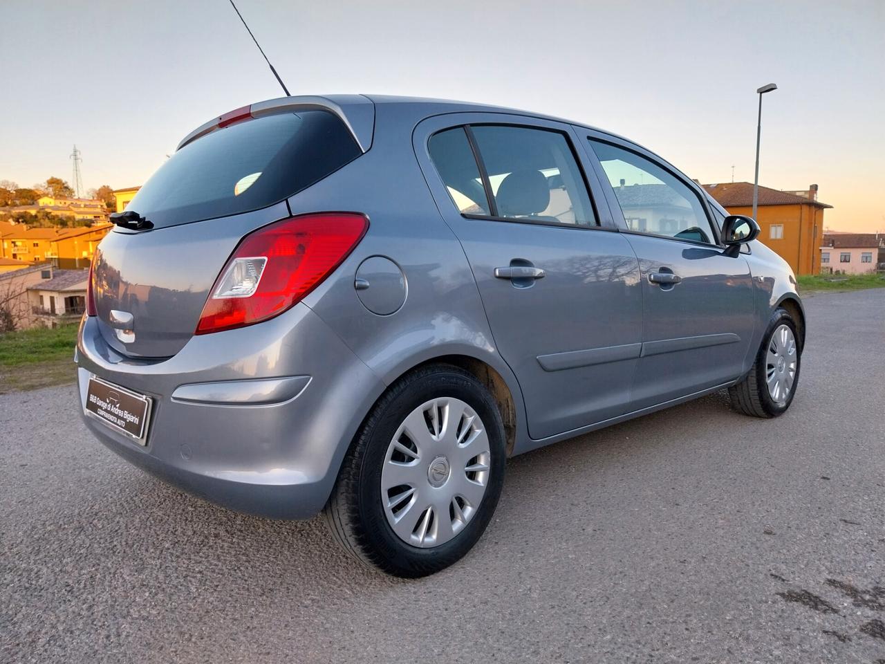 Opel Corsa 1.2 5 porte Club GPL - ok neopatentati