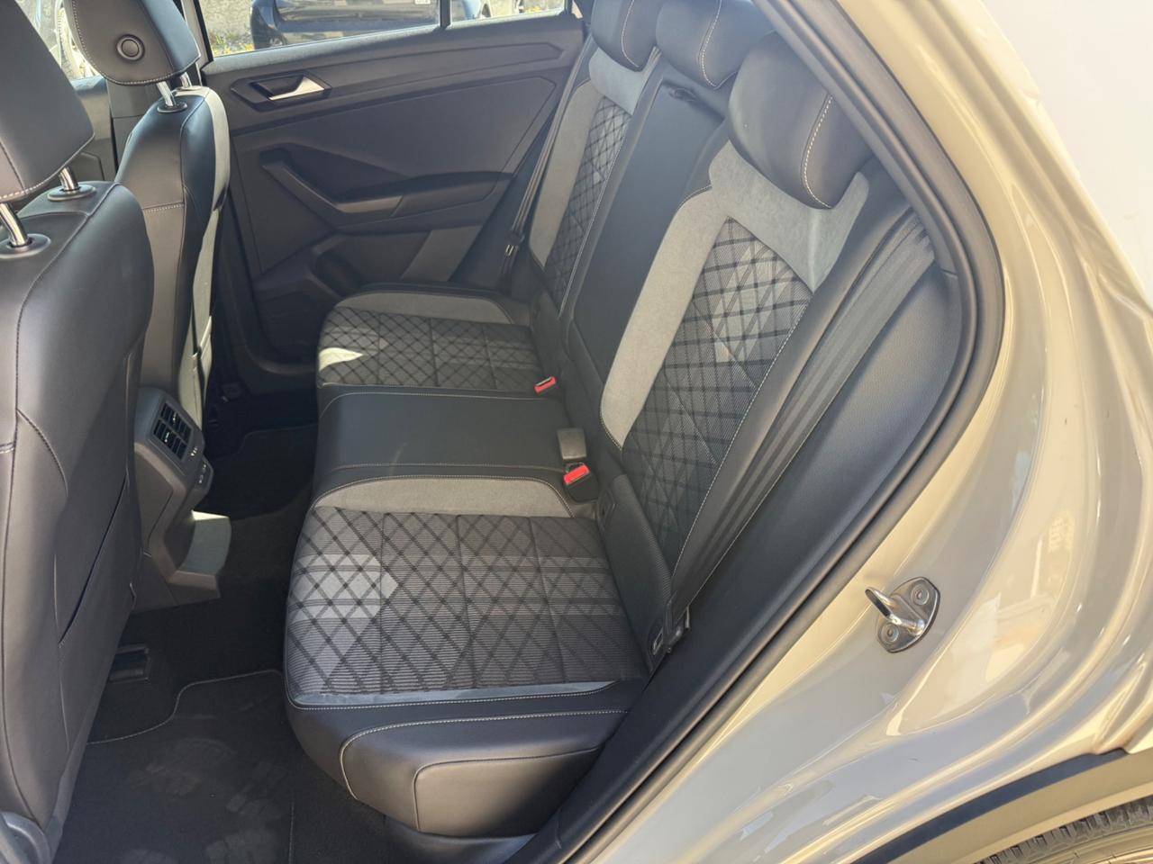 Volkswagen T-Roc 1.0 TSI R-Line