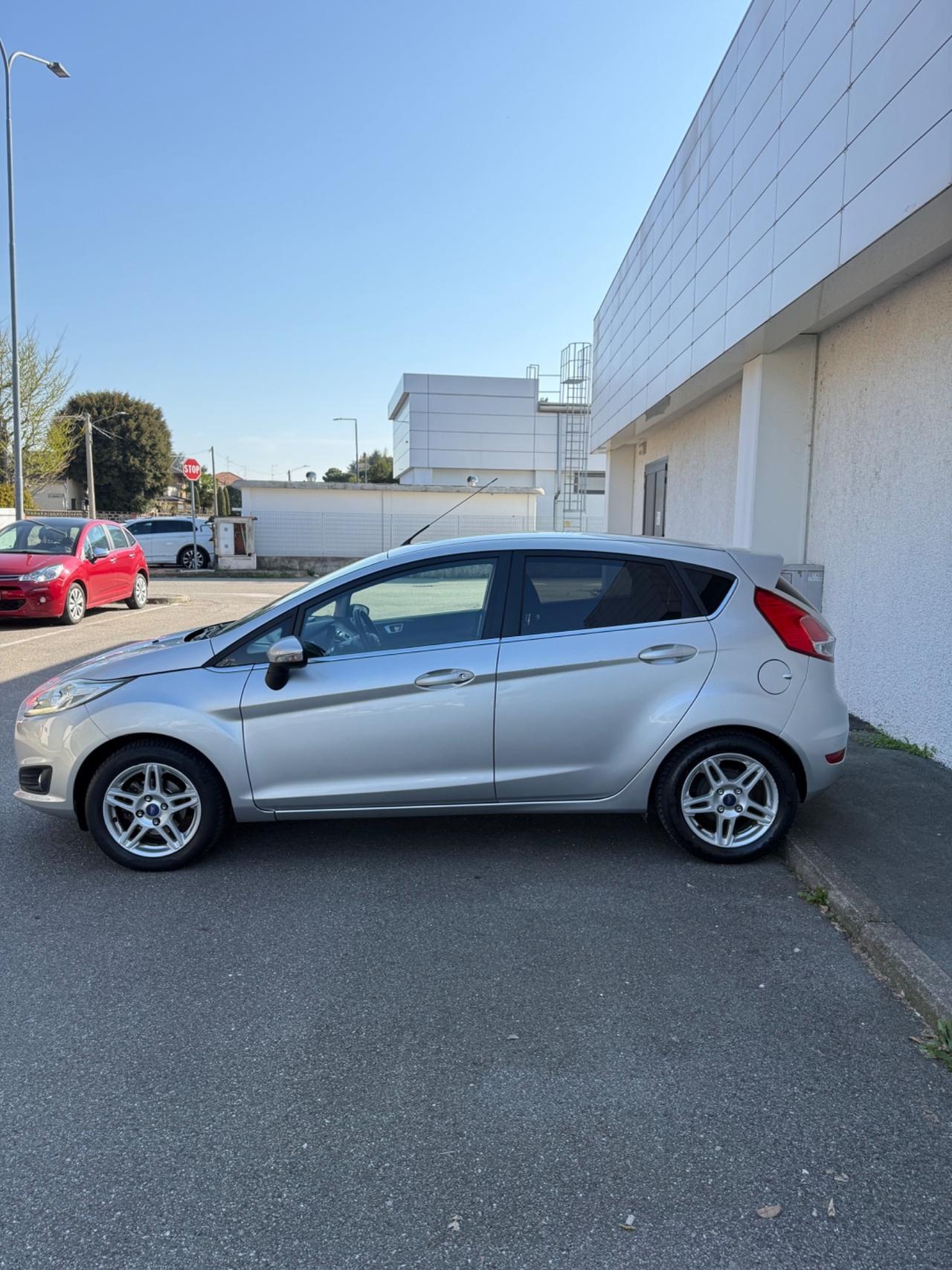 Ford Fiesta Ikon 1.2 60CV 5 porte per neopatentati