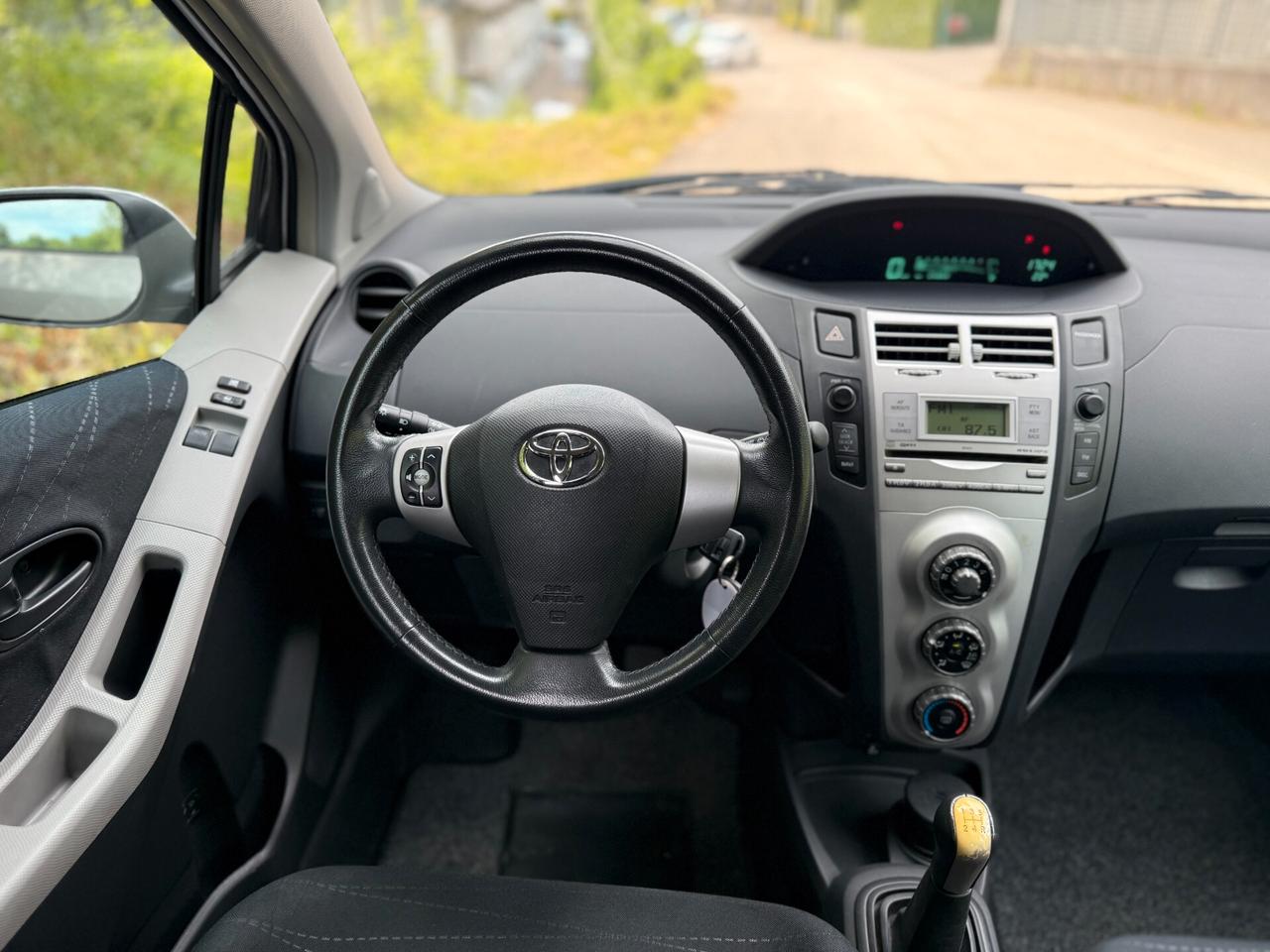TOYOTA YARIS 1.3 LUNA 5 PORTE 87CV