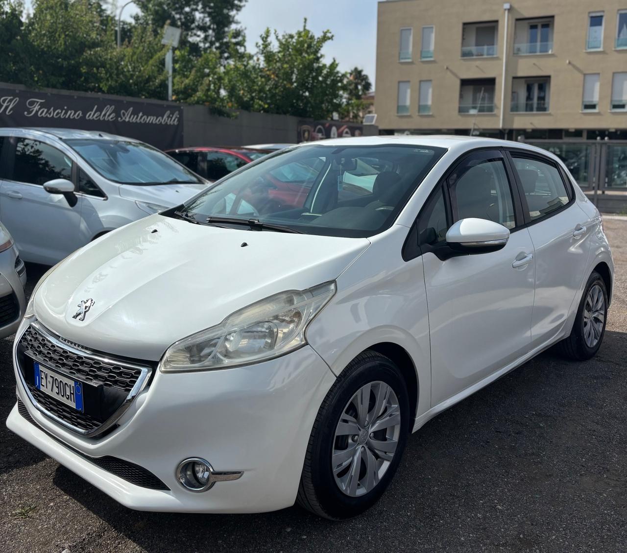 Peugeot 208 PureTech 82 5 porte Allure