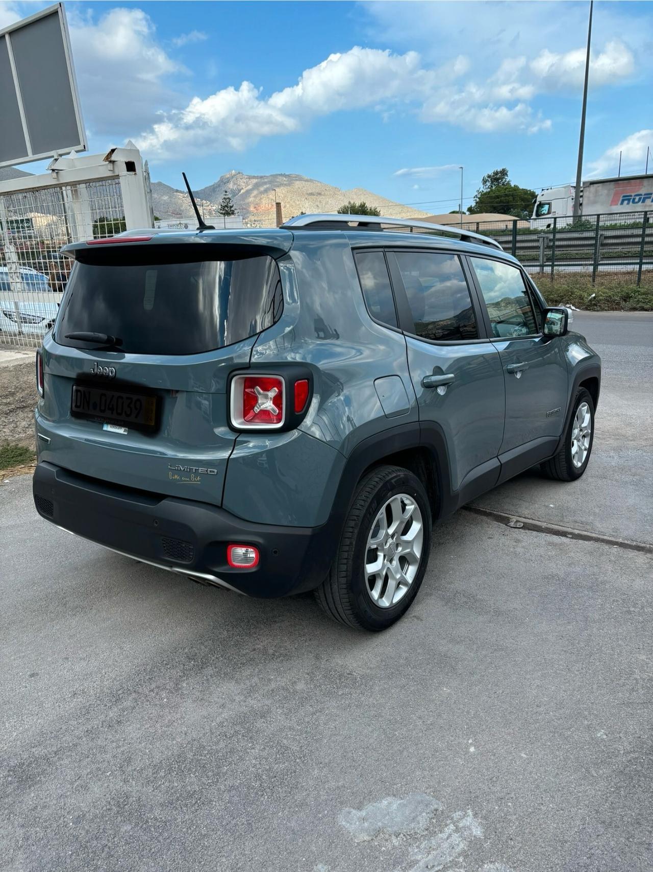 Jeep Renegade 1.6 Mjt 120 CV Longitude ANNO 2015