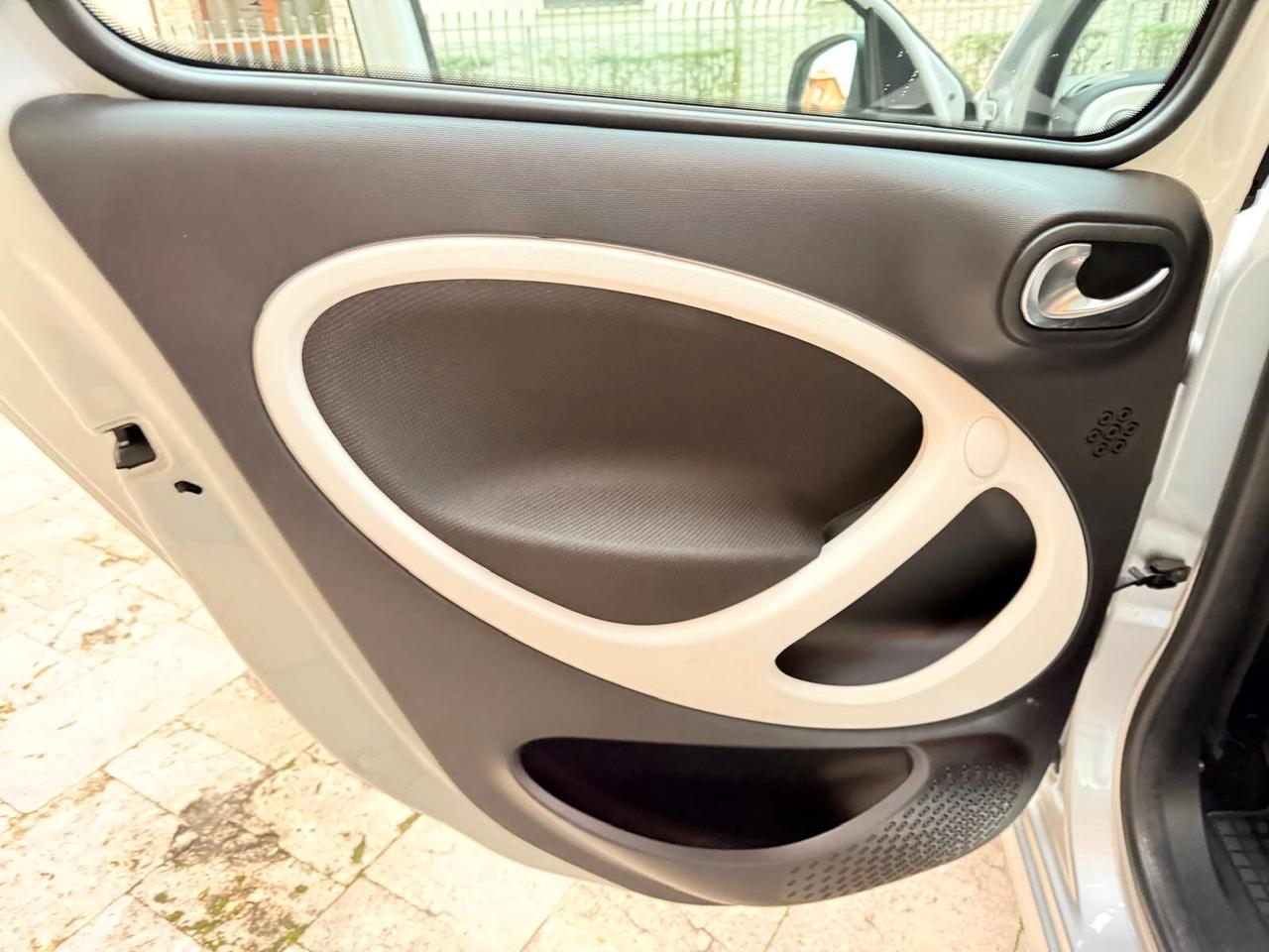 Smart ForFour 70 1.0 Passion 01/2016