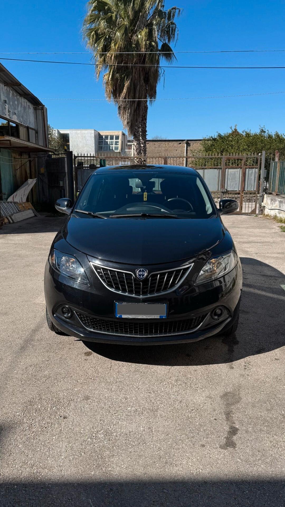 Lancia Ypsilon 1.0 FireFly 5 porte S&S Hybrid Alberta Ferretti