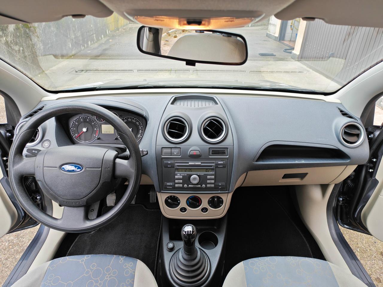 Ford Fiesta 1.2 BENZINA 75cv / 38.100km / Unipro