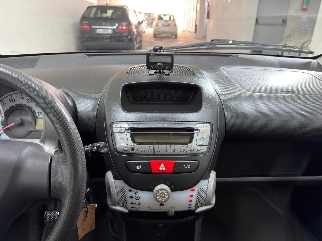 Toyota Aygo 1.0 12V VVT-i 5 porte Cool Soda Connect