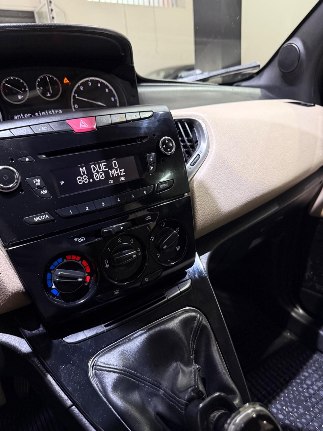Lancia Ypsilon 1.2 69 CV 5 porte GPL Ecochic Gold