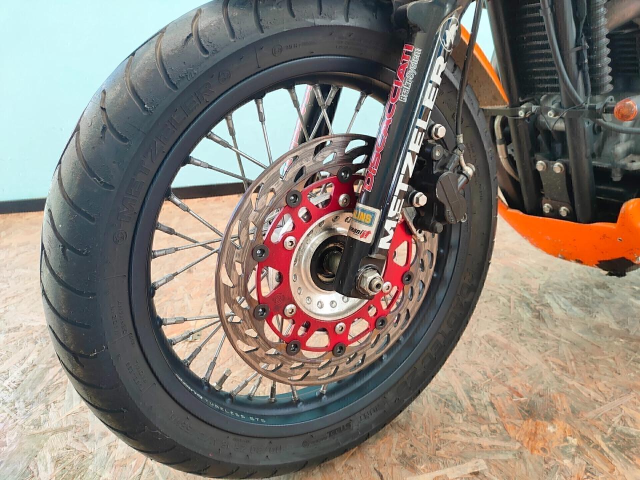 Triumph Thruxton CUP - Regina delle Cafe Racer