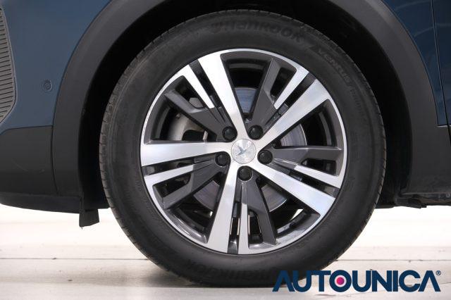 PEUGEOT 3008 HYBRID4 300 E-EAT8 ALLURE PACK