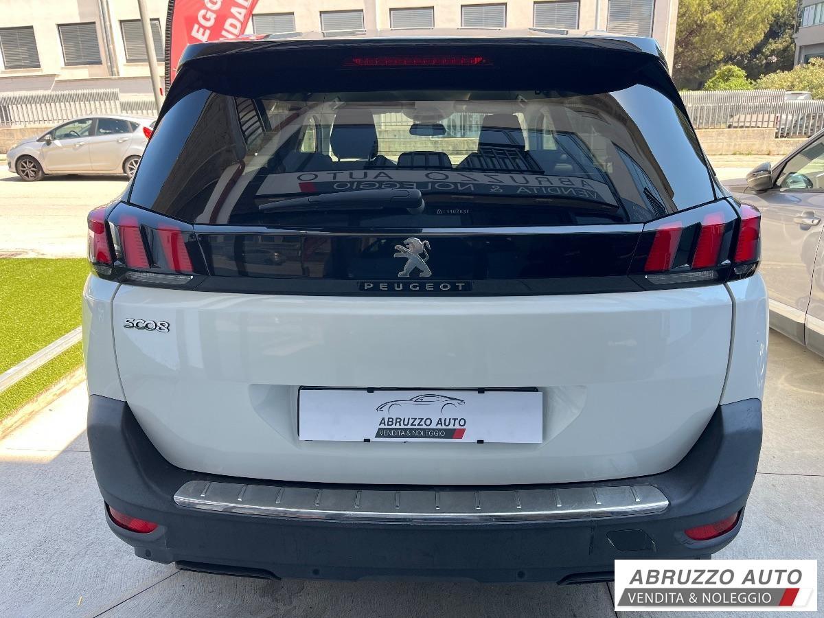 PEUGEOT 5008 Turbo 130 S&S EAT8 Allure
