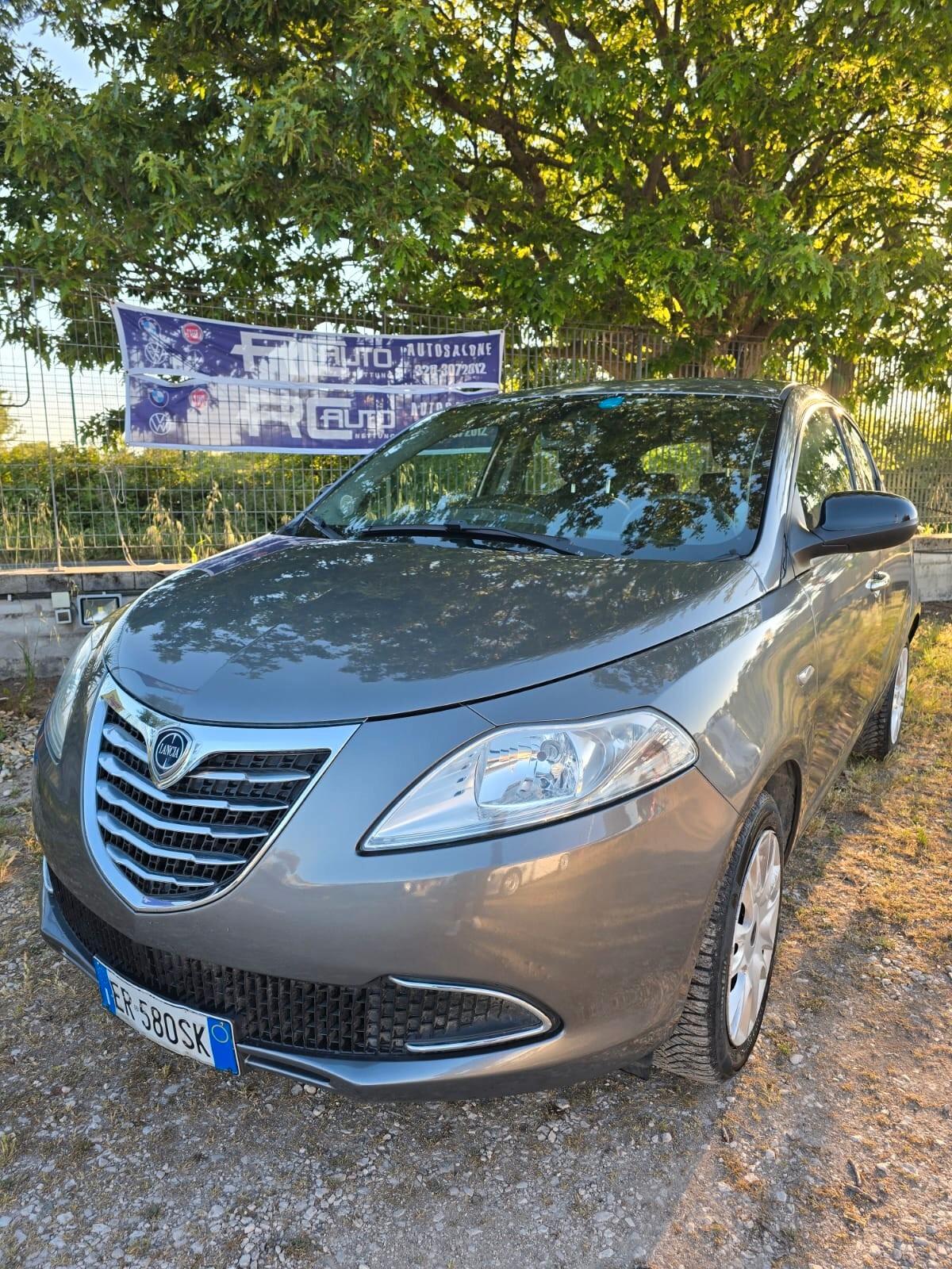 Lancia Ypsilon 1.2 69 CV Unyca