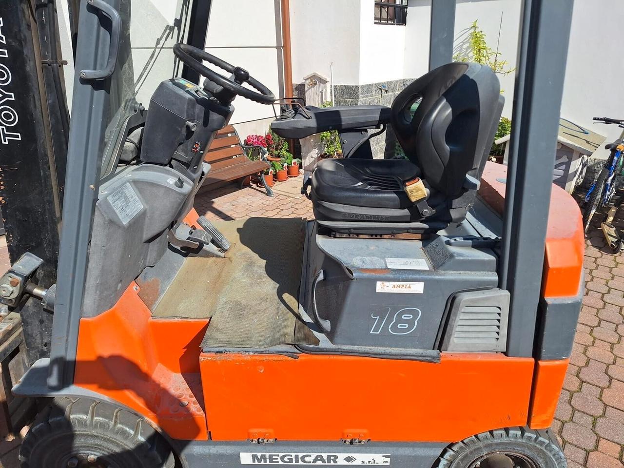 Force Toyota 18 q.li.2004,, Elevatore
