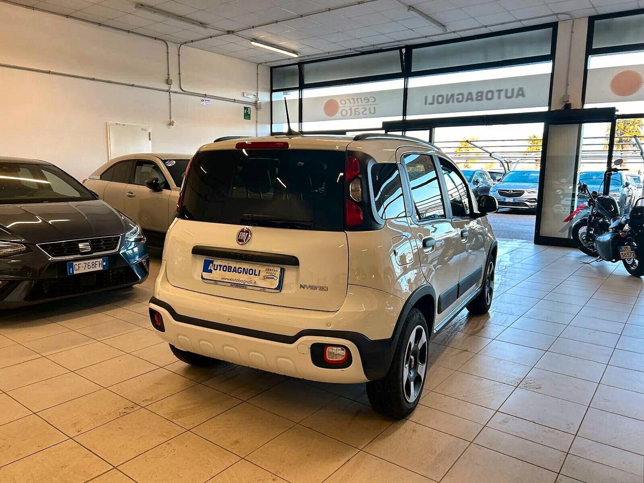 Fiat Panda CROSS 1.0 FireFly Hybrid SPOTICAR