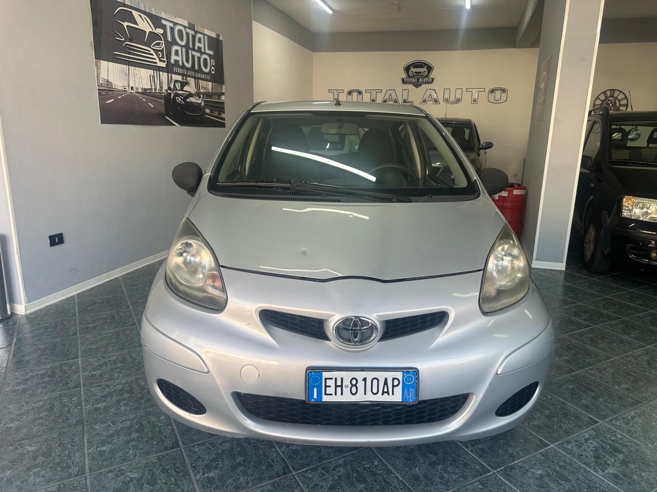 Toyota Aygo 1.0 12V VVT-i 5 porte Now Connect