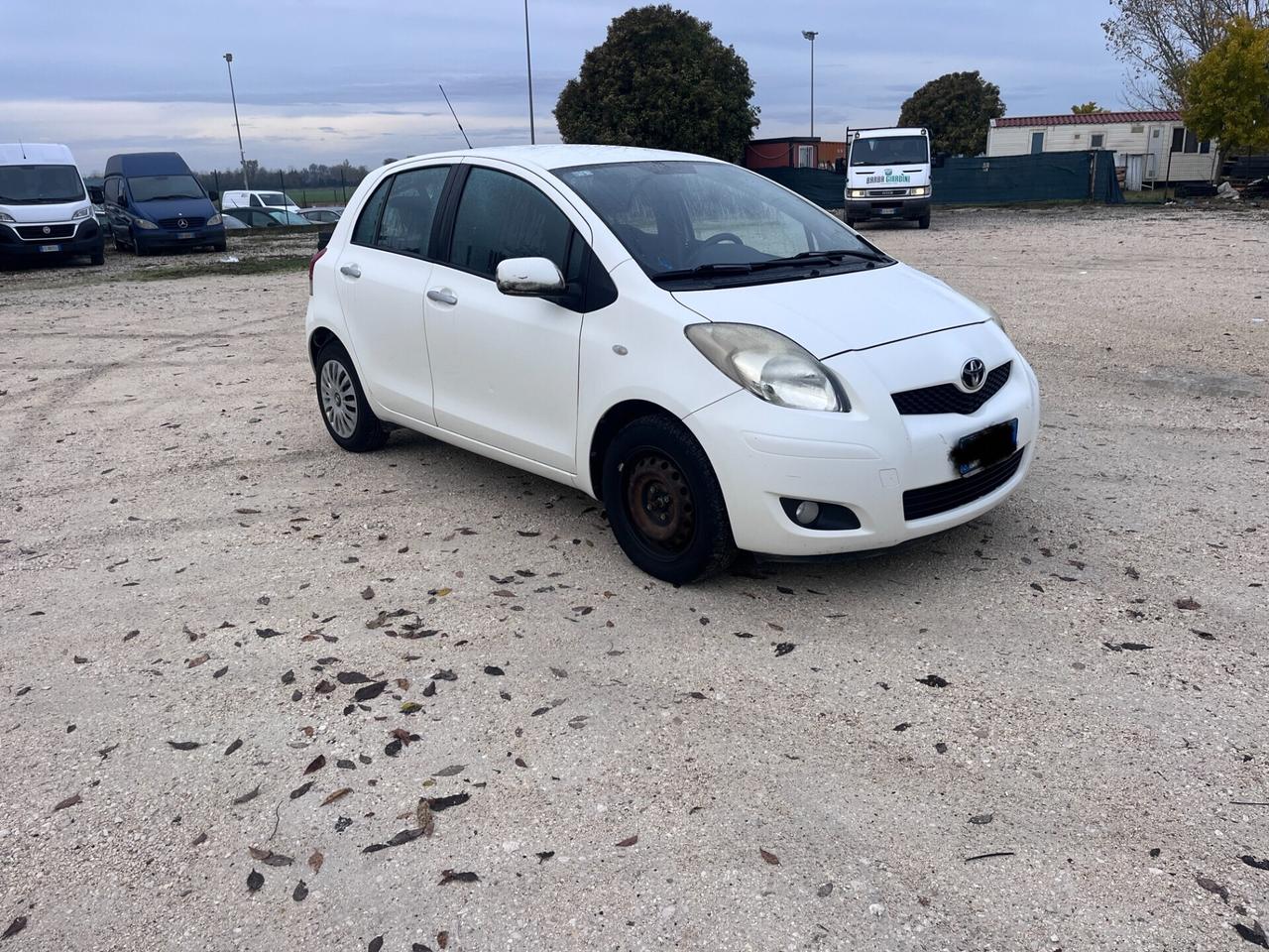 Toyota Yaris 1.0 5 porte