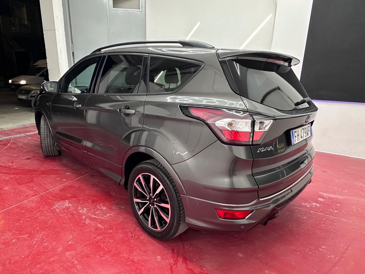 Ford Kuga 1.5 TDCI 120 CV S&S 2WD ST-Line
