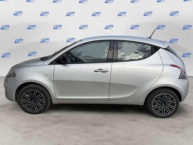 Lancia Ypsilon 1.0 firefly hybrid Gold s&s 70cv