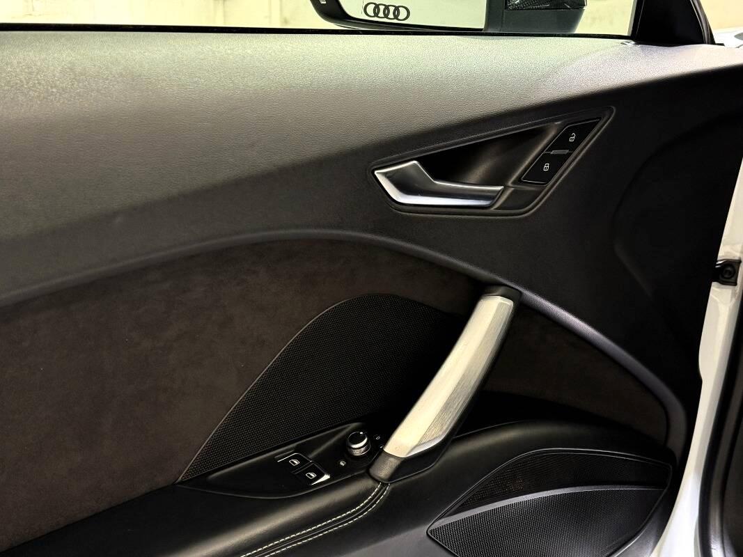 Audi TT Coupé 2.0 tfsi S line