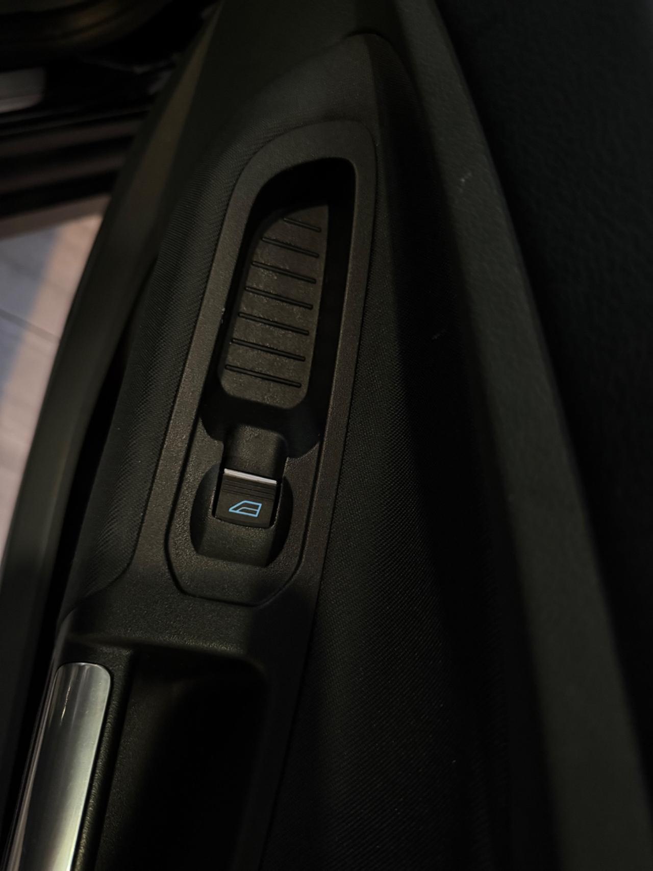 Ford C-Max 1.6 120CV GPL neopatentati