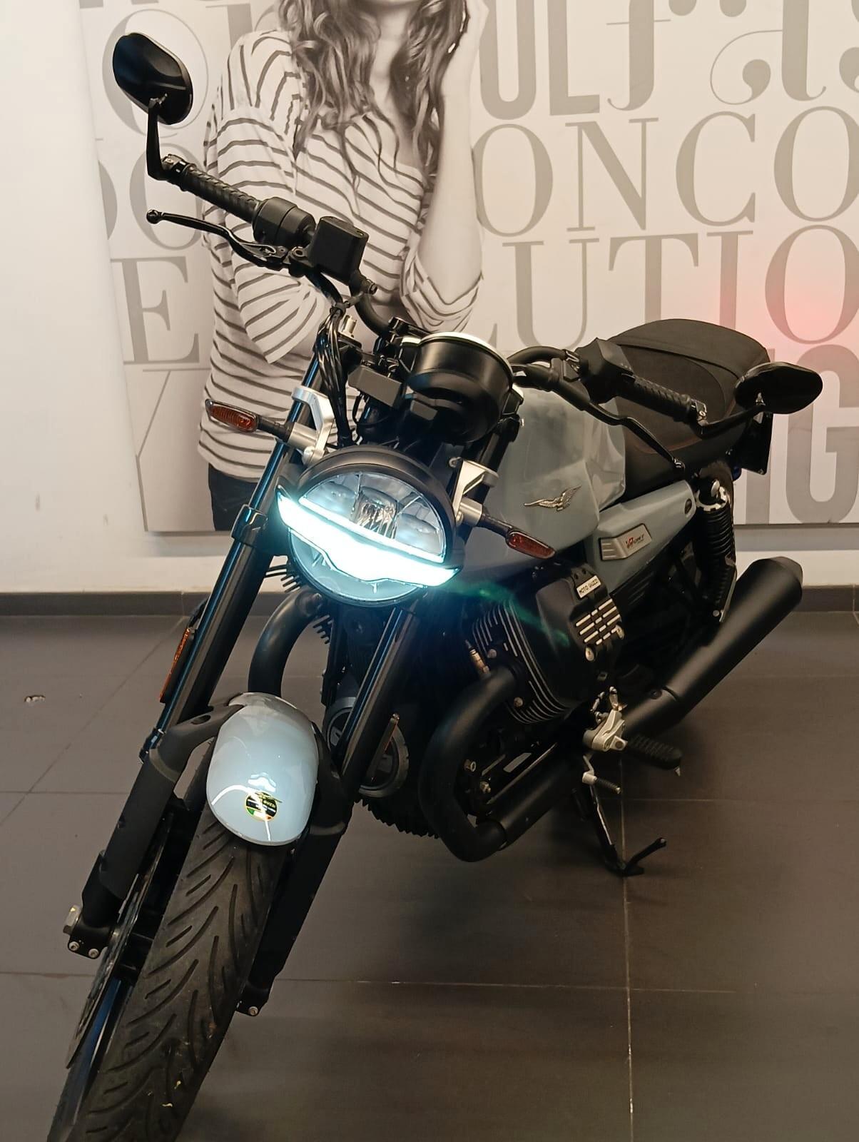 Moto Guzzi V7 V SPORT E5+