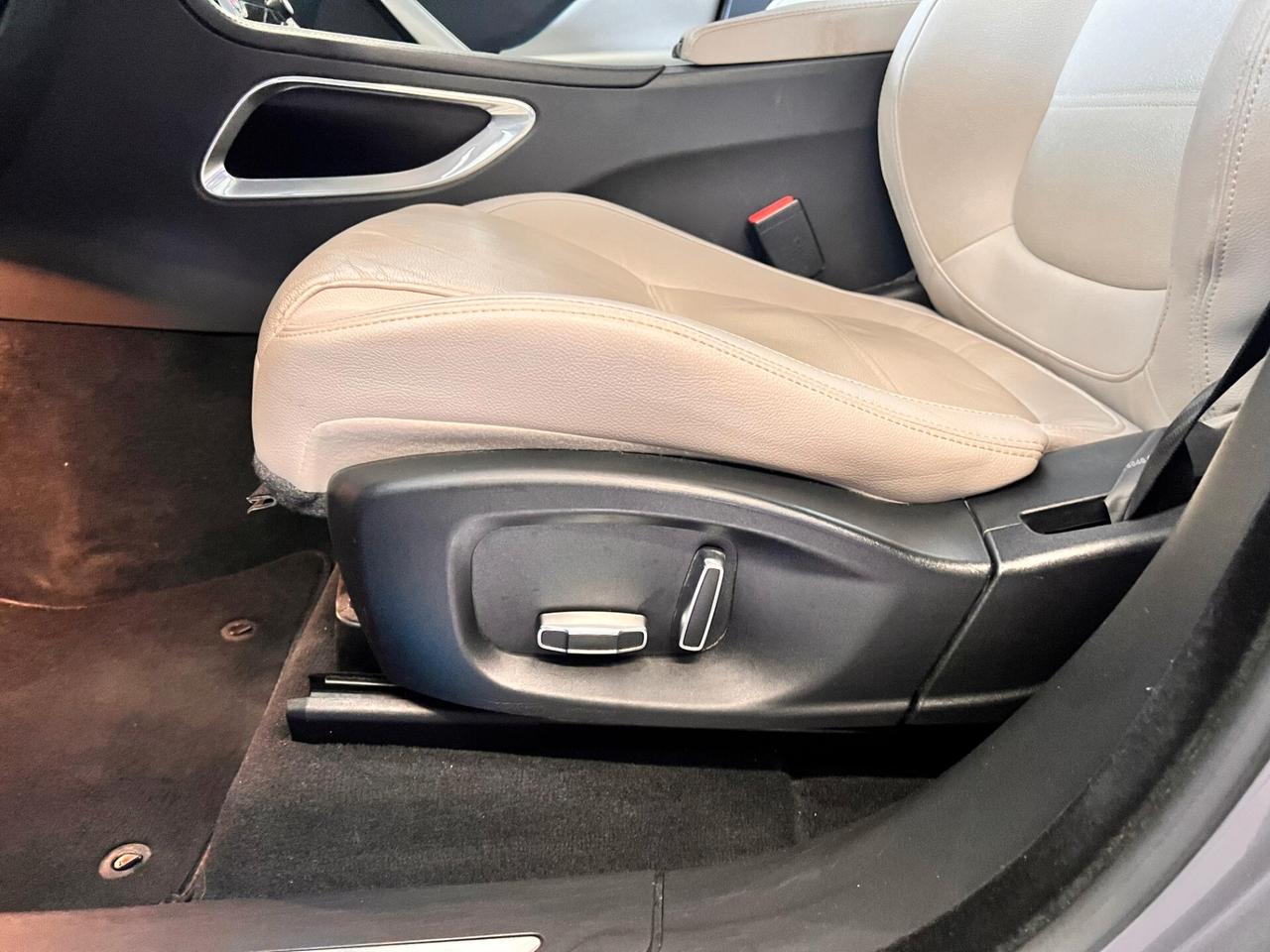 Jaguar F-Pace 2.0 D 180 CV AWD aut. Portfolio