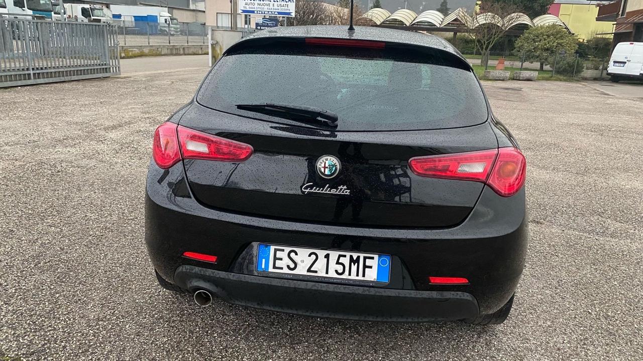 Alfa Romeo Giulietta 1.6 JTDm-2 105 CV Veloce