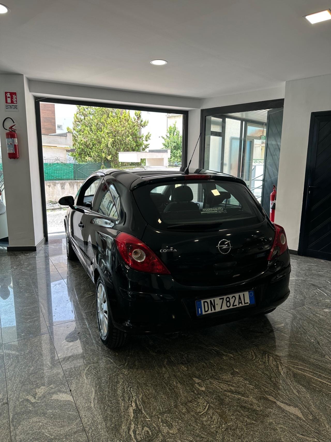 Opel Corsa 1.2 3 porte Enjoy
