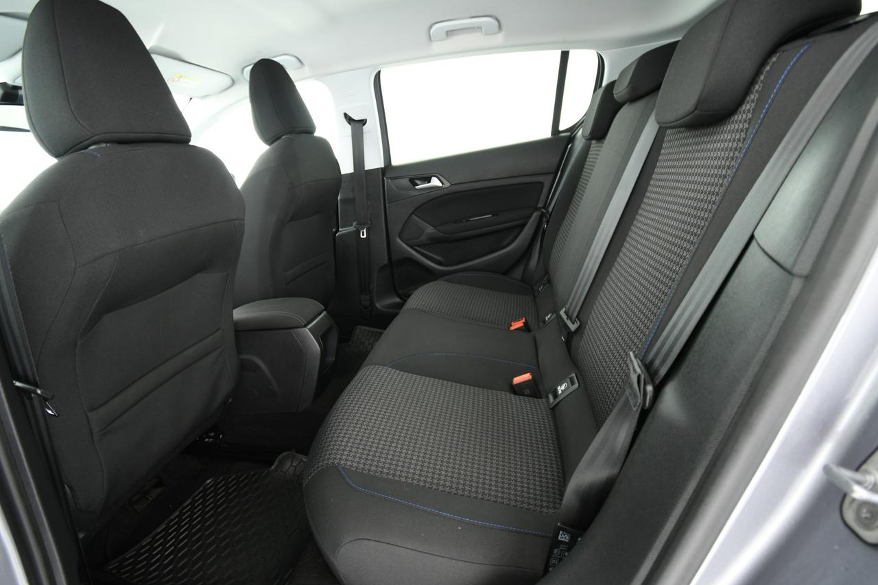 PEUGEOT 308 5p 1.5 bluehdi Business s&s 130cv NEOPATENTATI+APP CONNECT
