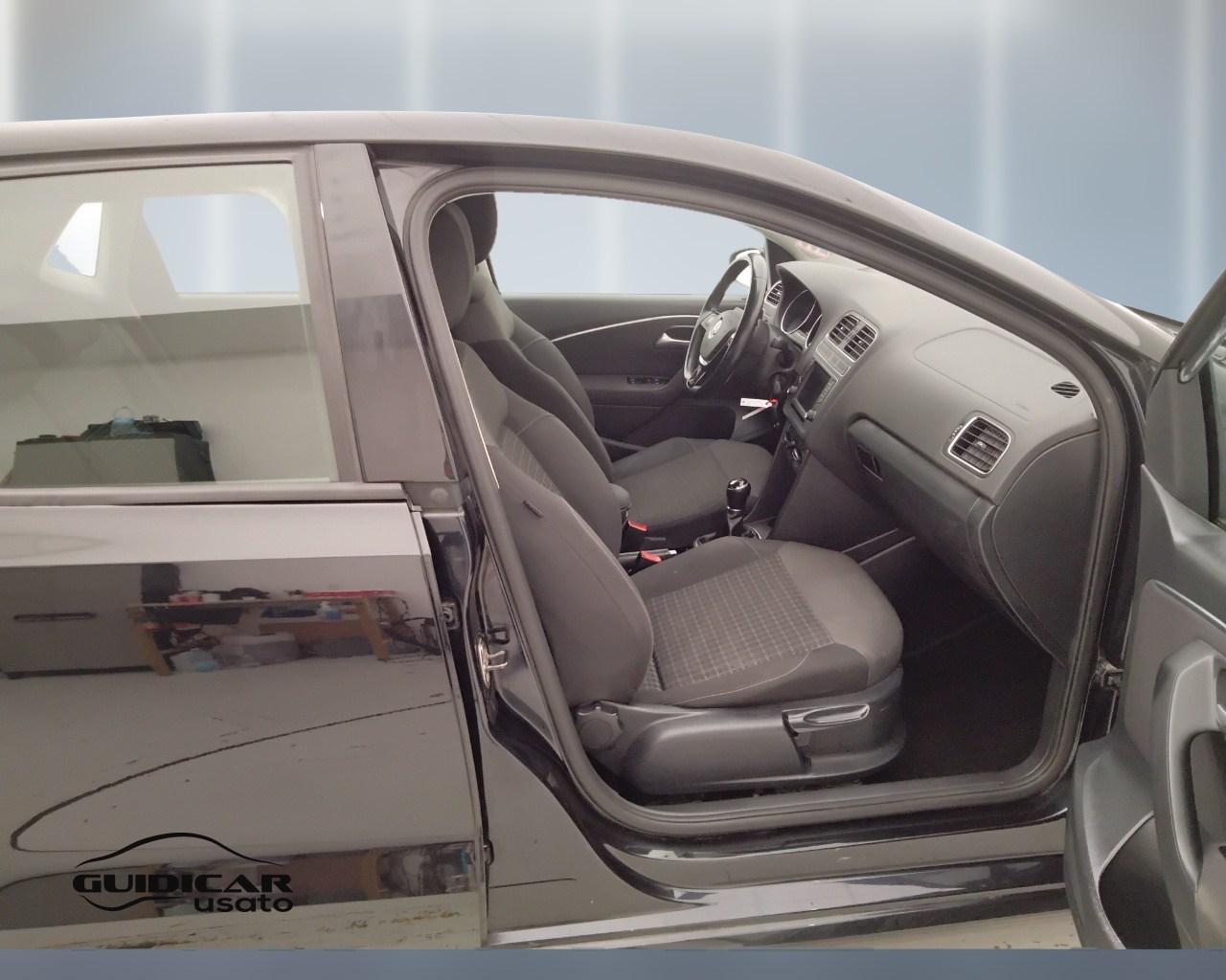 VOLKSWAGEN Polo V 2014 - Polo 5p 1.0 mpi Comfortline 75cv