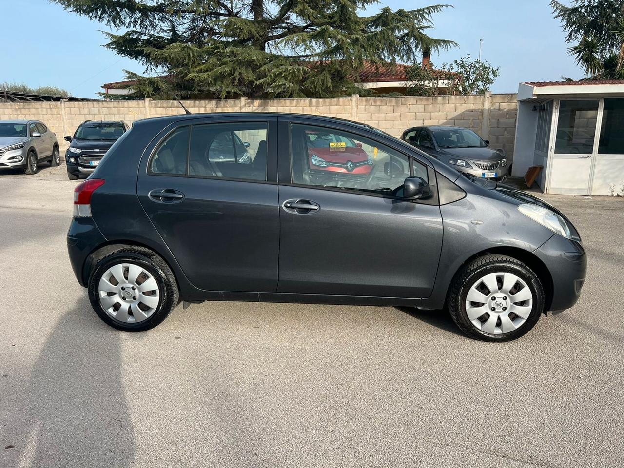 Toyota Yaris 1.0 5 porte