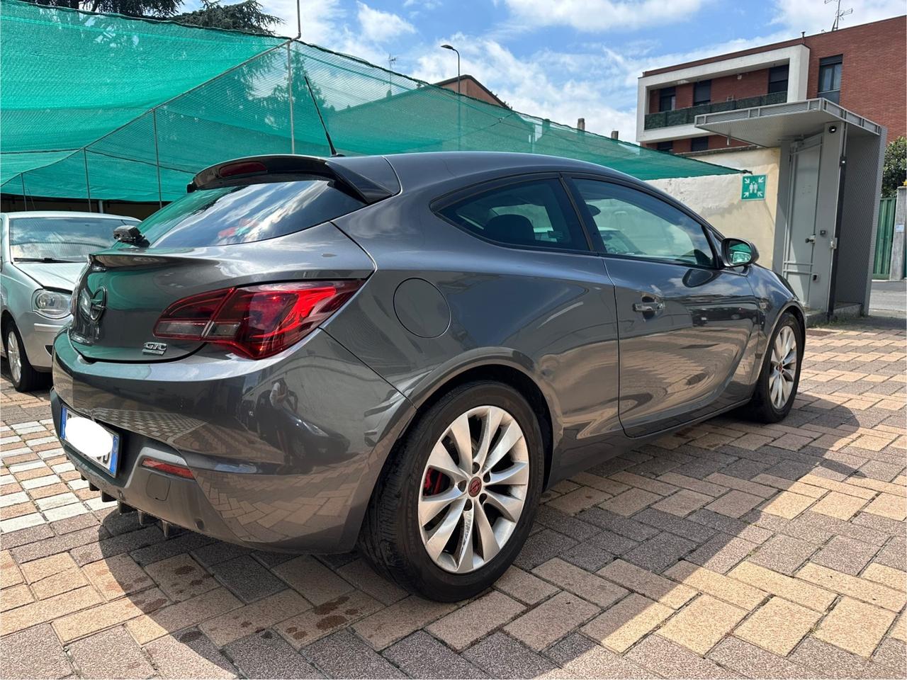 Opel Astra GTC 1.4 Turbo 140CV Cosmo